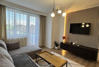 Apartament cu 2 camere semidecomandat, mobilat în Central