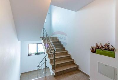 Apartament cu 3 camere semidecomandat, mobilat în Dămăroaia - 15