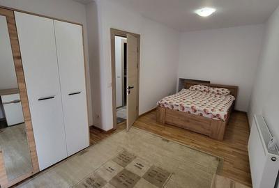 Apartament cu 3 camere decomandat în Central - 1