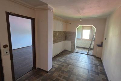 Apartament cu 2 camere decomandat în Micro 20 - 5