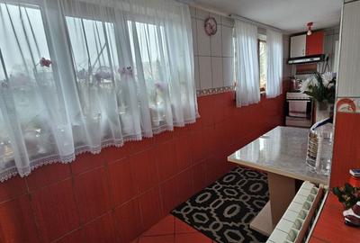 Apartament cu 3 camere decomandat în C5 - 5