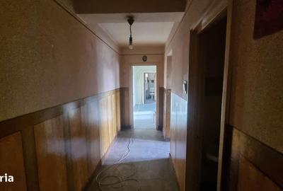 Apartament cu 4 camere în Decebal - 2