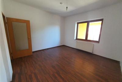 Vilă Spațioasă cu Potențial Multiplu ?n Zona Terezian Sibiu - 18