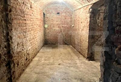 Apartament cu 3 camere semidecomandat în Central - 11