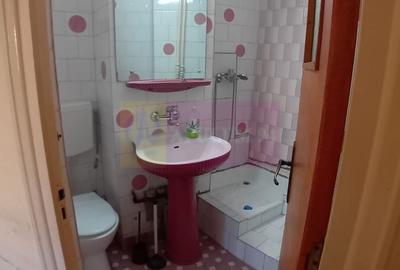 Vanzare apartament de 4 camere la Casa Poporului-stradal - 6