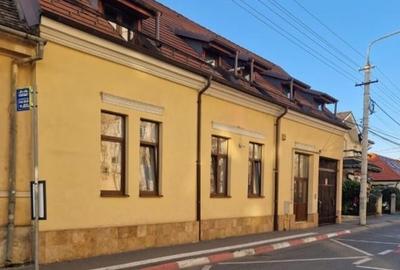Inchiriez apartament 2 camere decomandate  Sibiu str. Lunga  nr. 31 - 1