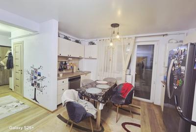 Apartament cu 3 camere decomandat în Rediu - 8