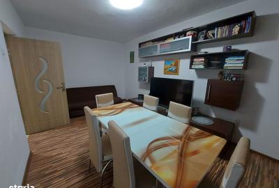 Apartament cu 2 camere decomandat în Micro 6 - 10