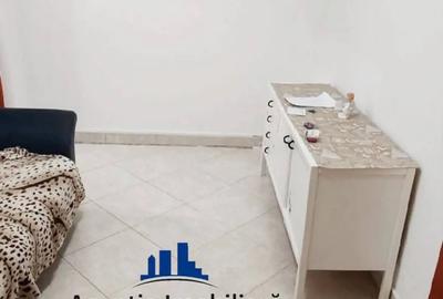 Apartament cu 2 camere de vanzare - Zona Micro 14 - 5