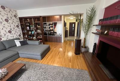 Apartament cu 3 camere decomandat în Eroii Revoluției