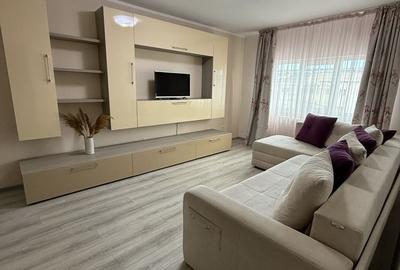 Apartament cu 2 camere, mobilat în Central