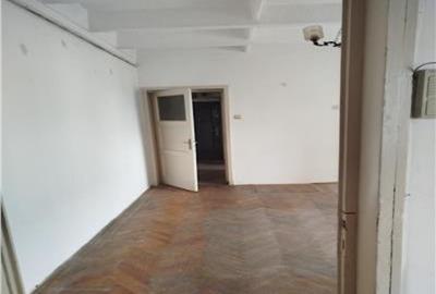 Apartament cu 2 camere, semidecomandat - zona Astra Apartament cu 2 camere, semidecomandat - zona Astra - 4