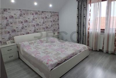 Casă cu 6 camere cu Teren 1073 Mp în Sânmartin - 17