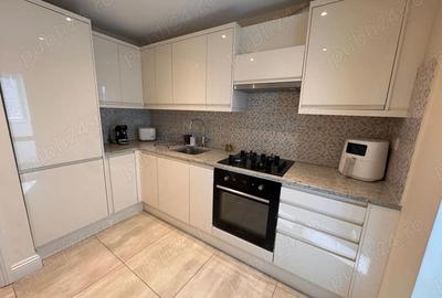 Apartament cu 3 camere decomandat în Central - 1