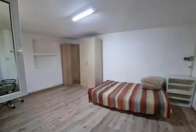 Garsonieră decomandată în Central - 9