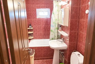 Apartament cu 2 camere semidecomandat în Calea București