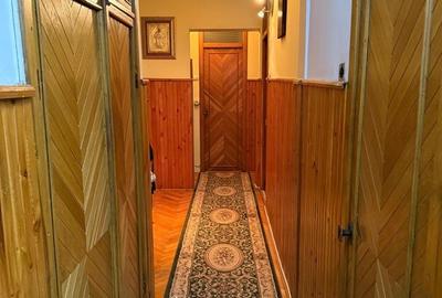 Apartament cu 3 camere decomandat în Alfa