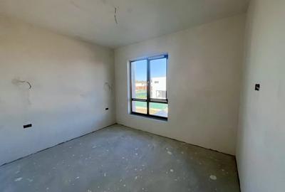 Duplex cu 5 camere cu Canalizare în Ghiroda - 9