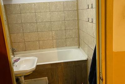 Apartament cu 2 camere decomandat în Titan