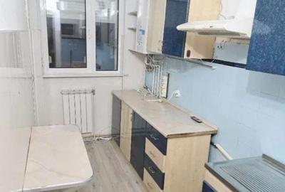 Apartament cu 3 camere decomandat în Piața Centrală