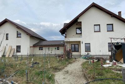 Casă cu Teren 1411 Mp în Sânpetru - 4