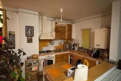 Apartament cu 3 camere semidecomandat în Progresul - 1