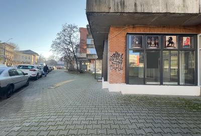 Spațiu comercial, de 101 mp, în Podul de Fier - 3