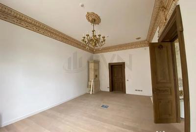 Casă cu 7 camere cu Teren 600 Mp în Grădina Icoanei - 1