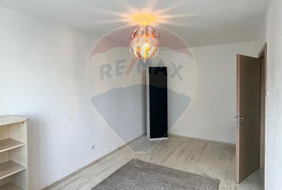 Vanzare apartament spatios,  3 camere - Metrou 1Mai - 18