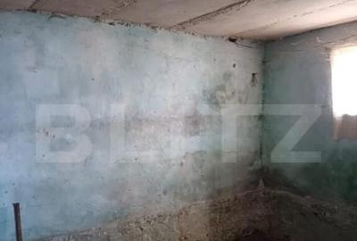 Casa renovabila de vanzare, cu 2 camere, 97 mp, zona Poiana - 1