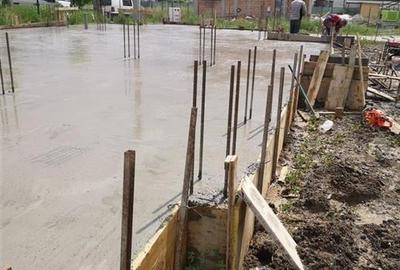 Teren intravilan cu proiect , autorizatie de constructie si fundatie in zona spi - 4