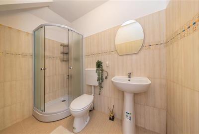 Apartament cu 2 camere nedecomandat, mobilat în 13 Decembrie - 10