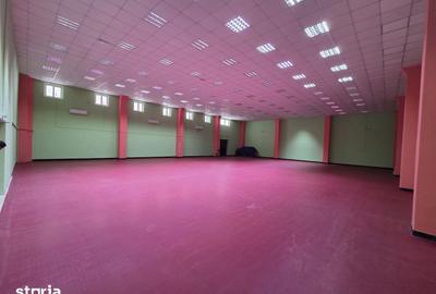 Spațiu comercial, de 1,500 mp, în Central