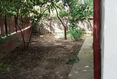 Casă cu 5 camere cu Teren 688 Mp în Șendreni - 2