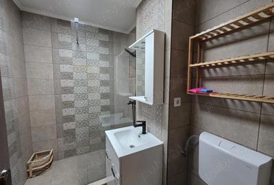 Apartament cu 2 camere decomandat în Decebal - 1