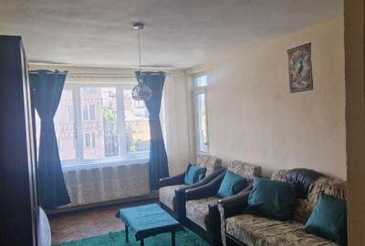 Apartament cu 3 camere decomandat în Central - 2