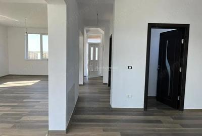 Casă cu Teren 743 Mp în Oloșag - 5