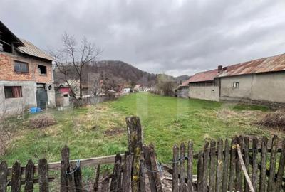 Teren de 1583 mp, în Bezdead - 2