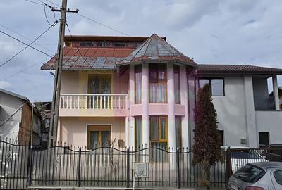 Casă cu 3 camere în Central
