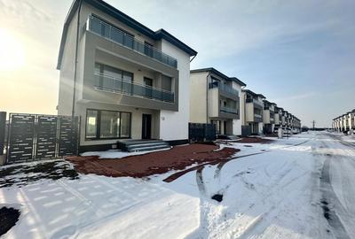 Casă individuală cu 6 camere cu Canalizare în Central - 1