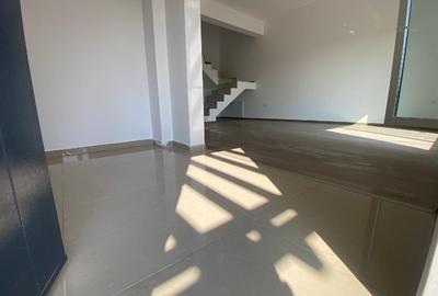 Casă individuală cu 4 camere cu Canalizare în 1 Decembrie - 6