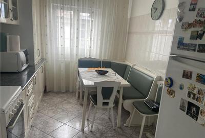 Apartament 4 camere , zona centrala -2 Stejari , decomandat - 7