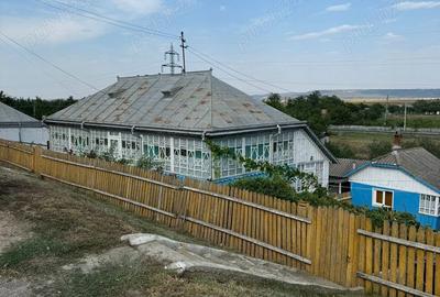 Casă cu 4 camere în Bălteni - 8