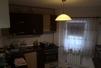 Apartament cu 3 camere semidecomandat în Central - 6