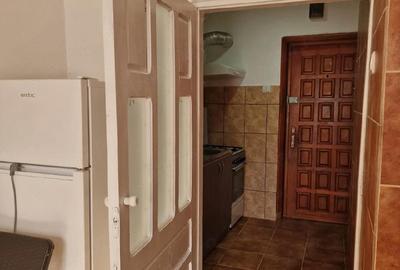 Garsonieră decomandată în Traian - 3