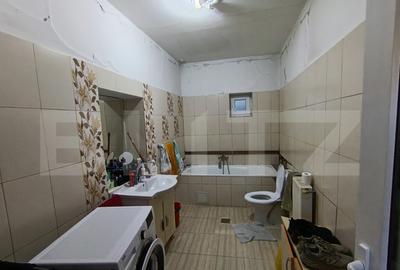 Casa cu 3 camere,baie, bucatarie,anexe.pivni?a teren 800 m - 6