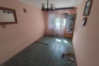 Eroii Revoutiei,Piata Progresul,bl,reabilitat,et.4/10,boxa,Liber!