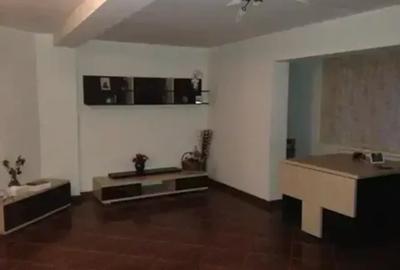 Casă cu 6 camere cu Teren 6200 Mp în Provița de Jos - 10