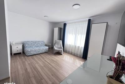 Garsonieră decomandată în Central