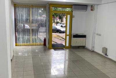 Spațiu comercial, de 35 mp, în Central - 1